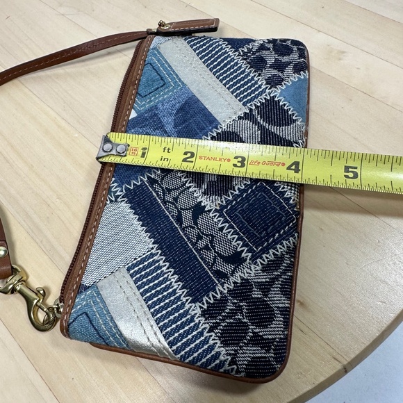 COACH Indigo Signature Denim Patchwork Leather Wristlet Clutch Hangtag Y2K - Picture 8 of 10